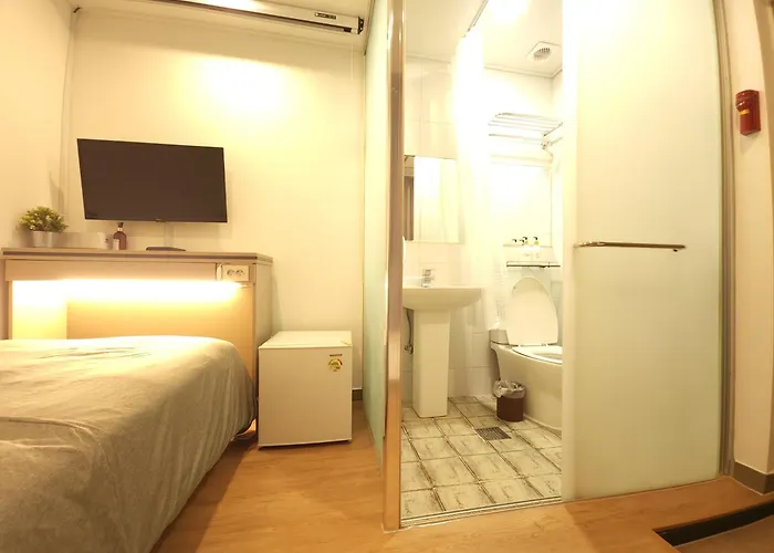 Oyo Hostel Myeongdong 2